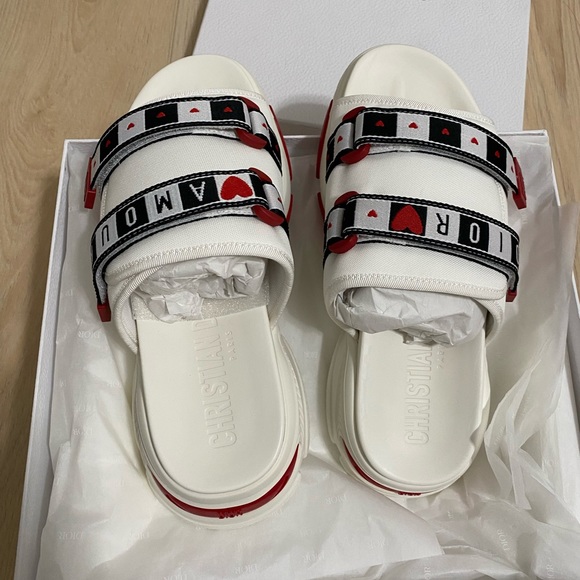 Dior D-Wander Slide white and red slide sandals. New in box. Size 40 - Picture 2 of 6